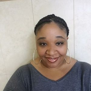 Meet your Posher, Yolanda